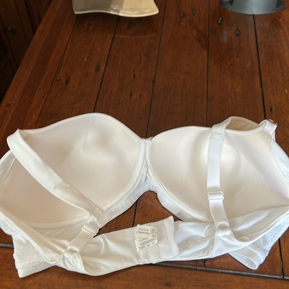 Wonderbra White Lace and Smooth Cup Bras Intimates - Picture 8 of 8